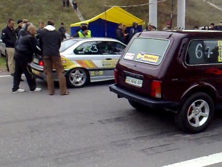 NIVA VS BMW turbo Niva - watch videos online